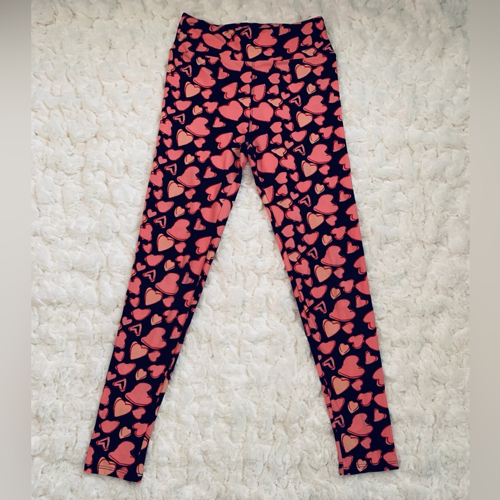 LuLaRoe Heart Leggings • Hearts on Black Background • Size O/S • EUC